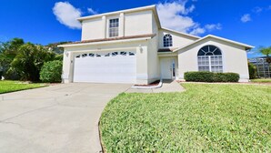 Exterior - Lovely Cheerful Home Near Disney Lake View & Pool (Kissimmee)