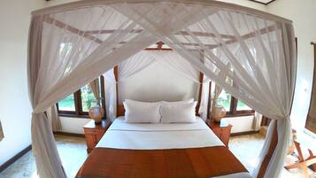 3 bedrooms, minibar, in-room safe, blackout drapes