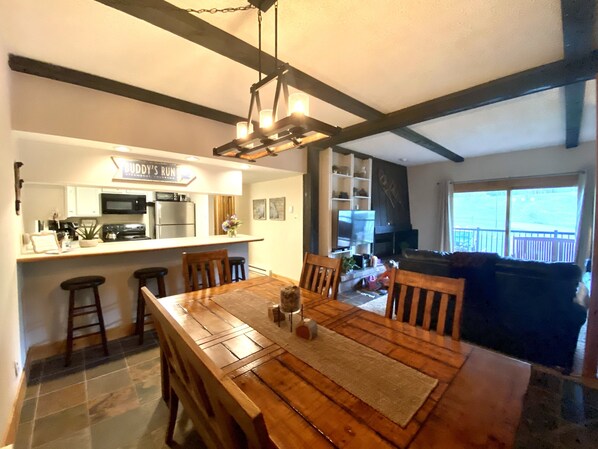 Dining - Mtn view! Newly Updated Condo-Walk to Gondola, Free WiFi, W&D, Seasonal Shuttle! (Steamboat Springs)