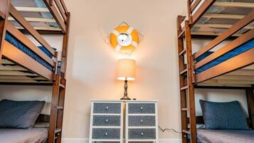 4 bedrooms, individually decorated, individually furnished, free WiFi