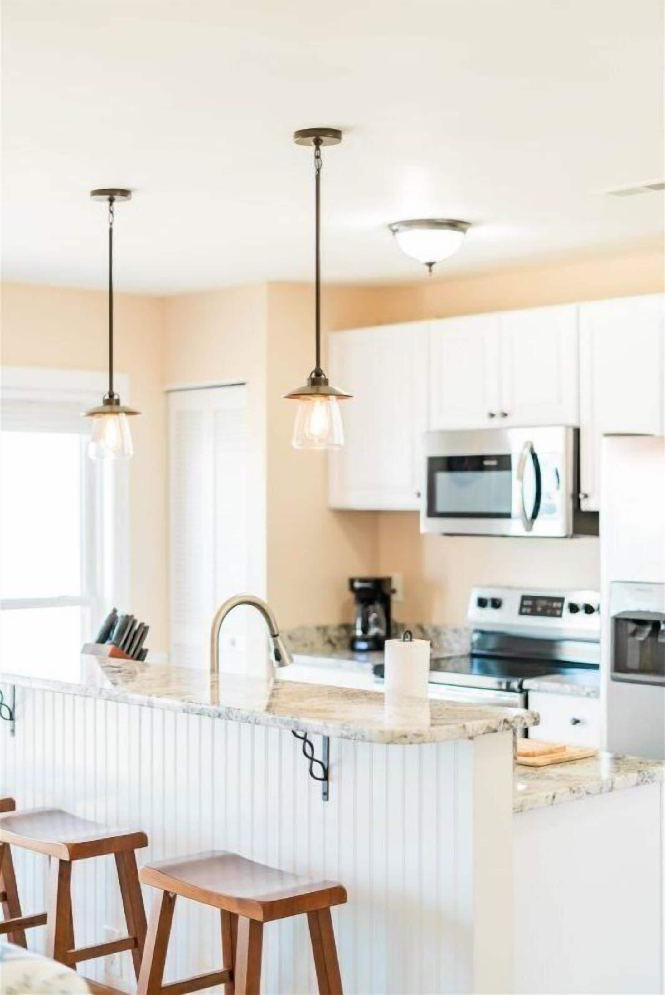 House | Private kitchen | Fridge, coffee/tea maker, dining tables