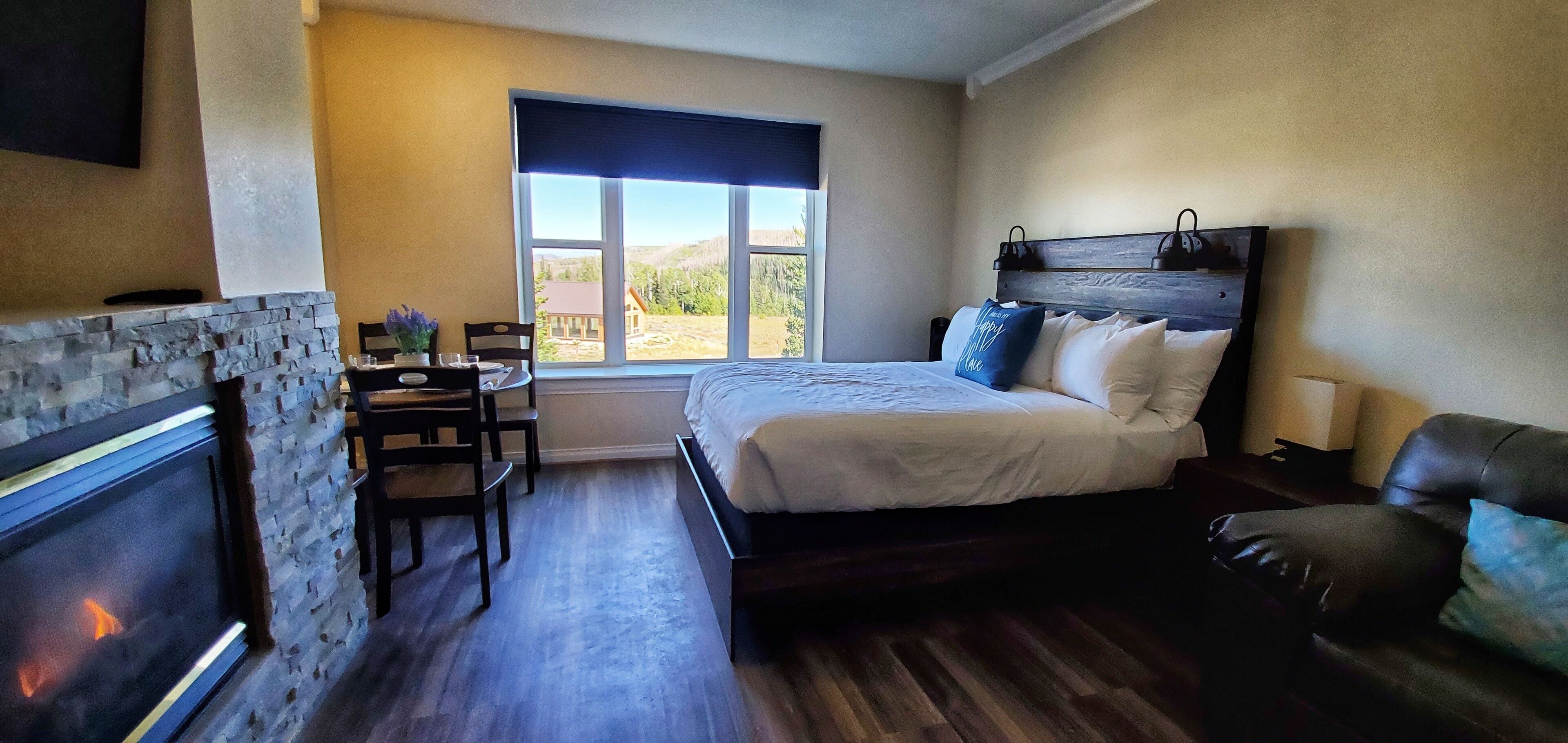 Clean Get-A-Way Condo w/ Pool, Jacuzzi and Gym