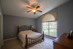 3 bedrooms, iron/ironing board, free WiFi, bed sheets