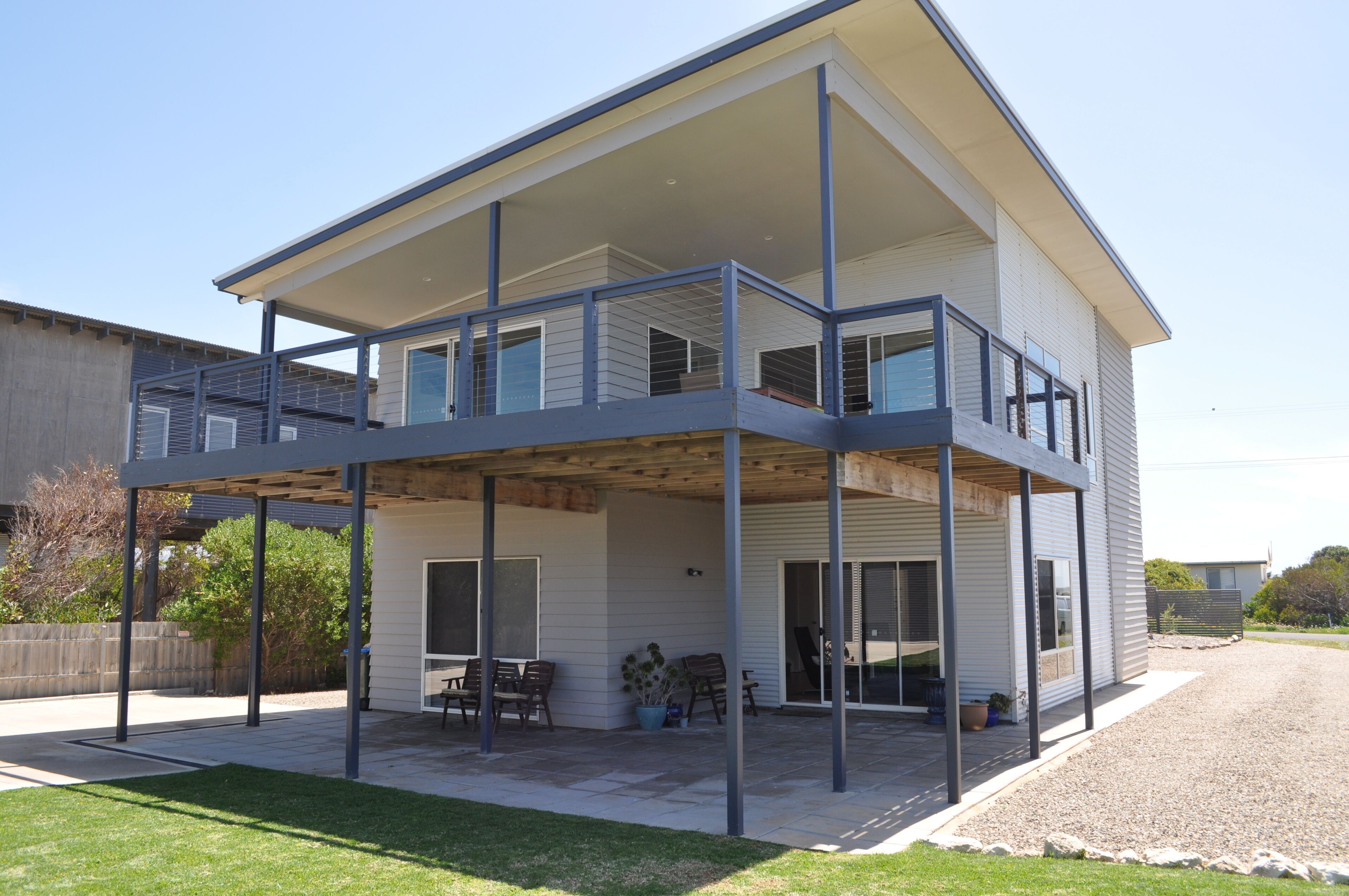 Relax in Style in this spacious Middleton Beach House