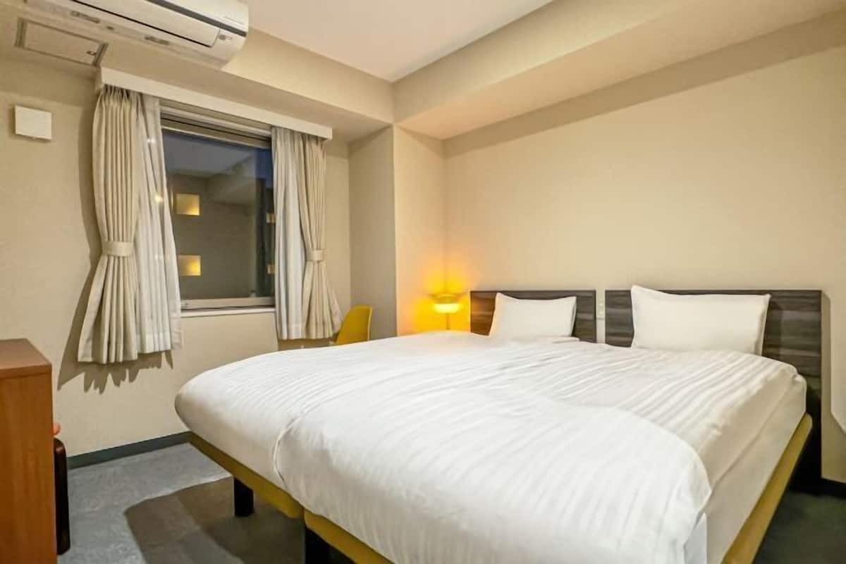 Escrivaninha, Wi-Fi de cortesia, roupa de cama