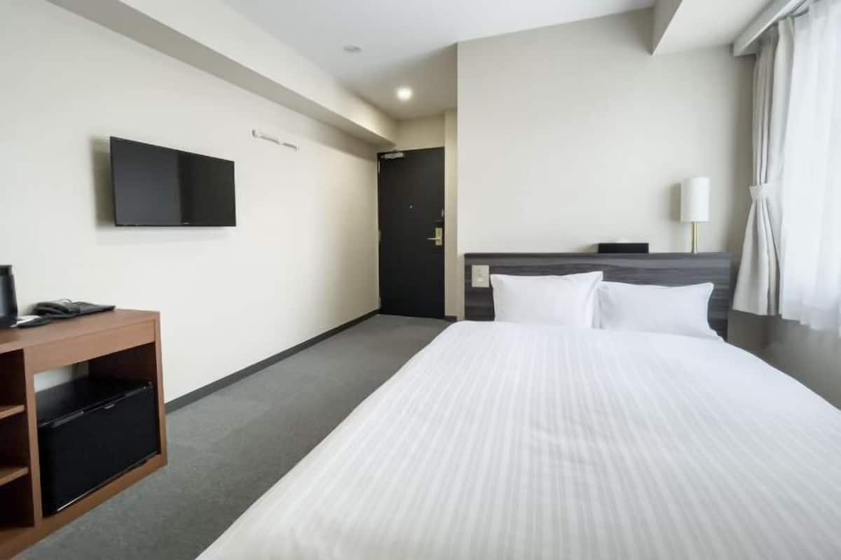 Escrivaninha, Wi-Fi de cortesia, roupa de cama
