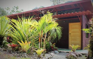 キャビン 専用バスルーム (River) | コートヤード ビュー