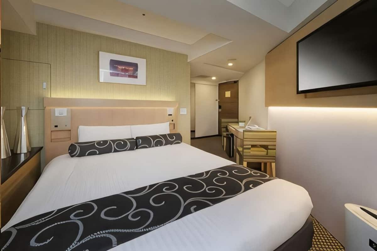 Escrivaninha, Wi-Fi de cortesia, roupa de cama