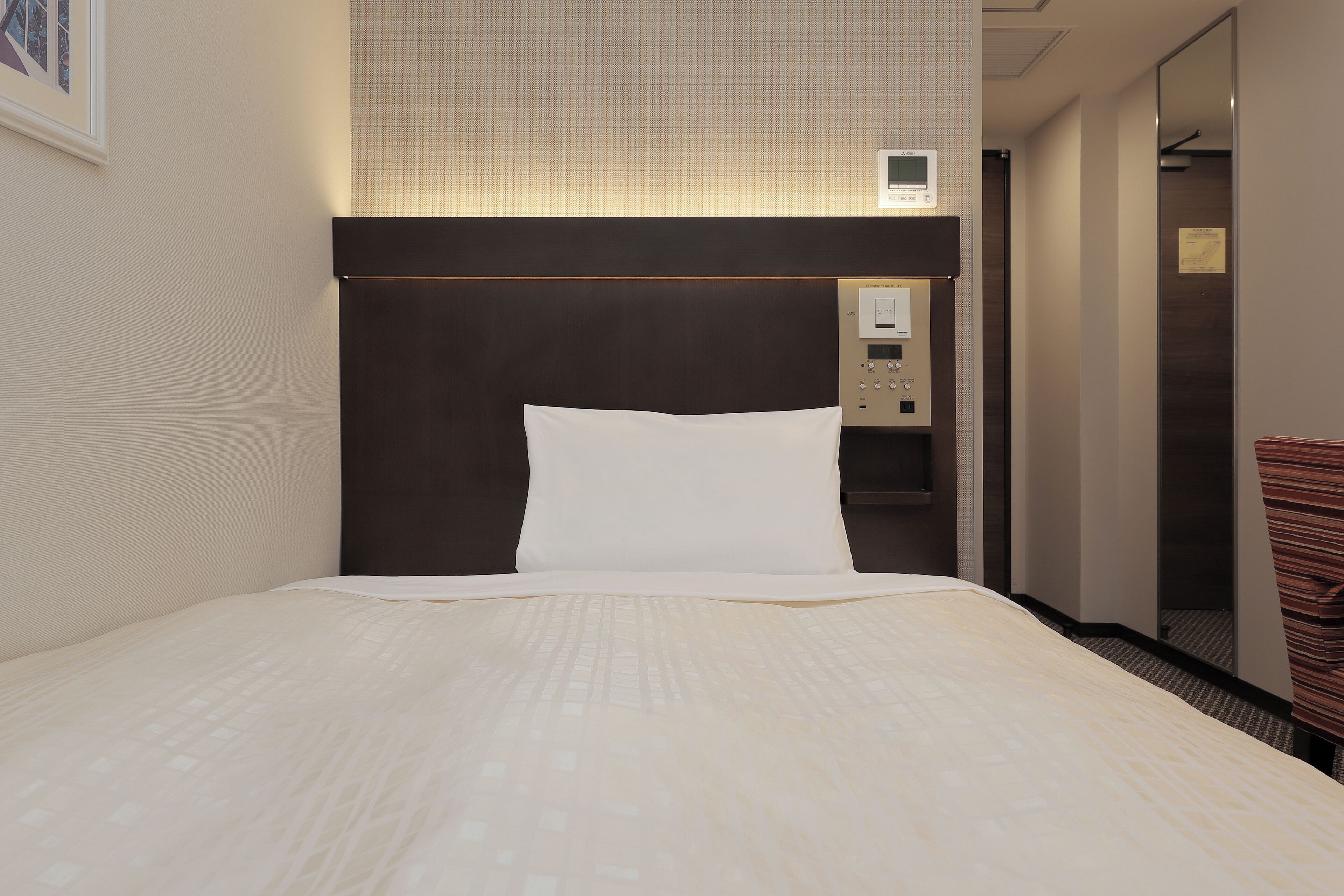 1 bedroom, desk, free wifi, bed sheets