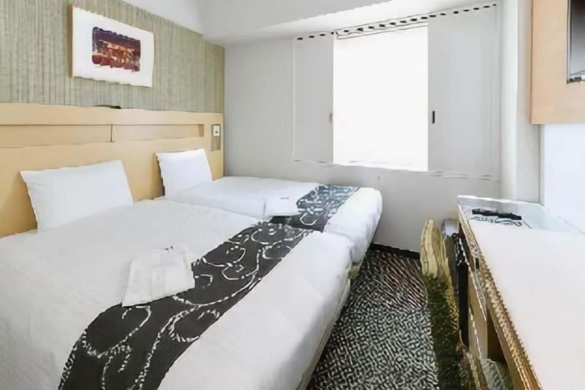 1 habitación, escritorio, wifi gratis y ropa de cama