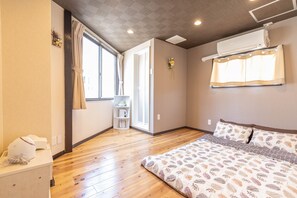 Apartamento | 4 quartos, cortinas blackout, Wi-Fi de cortesia, roupa de cama