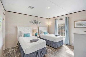 Spa - On the Canal, by Beach, Kayaks, Dock, Fishing (St. Augustine)
