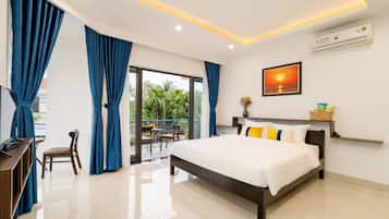 Deluxe Double Room with balcony | Minibar, in-room safe, desk, soundproofing