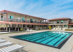 Outdoor pool, open 7:00 AM to 7:00 PM, sun loungers - Nilakma Lagoon (Negombo)