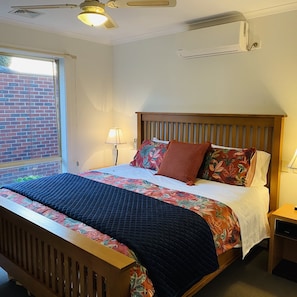 家庭獨棟房屋 | 3 間臥室、遮光布/窗簾、免費無線上網、床單