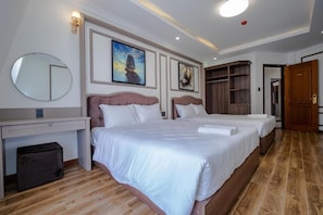 Minibar, escritorio, sistema de insonorización y wifi gratis