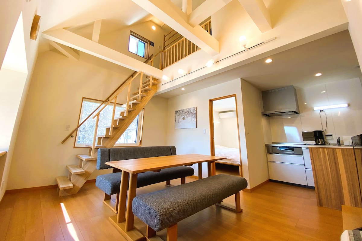 2 bedrooms, in-room safe, laptop workspace, free cots/infant beds