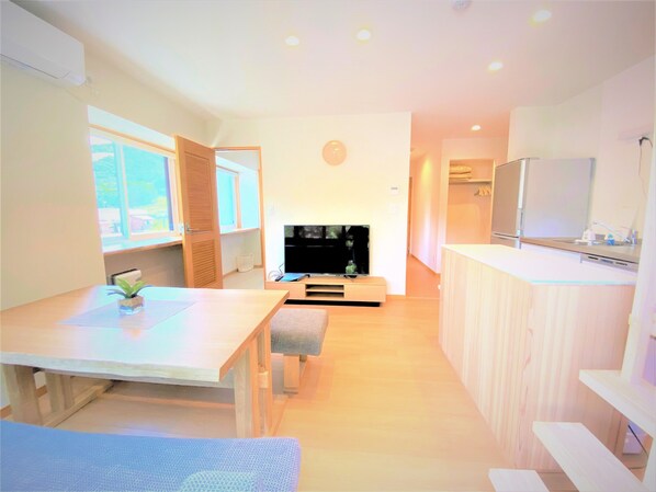 Lägenhet - 2 sovrum | Vardagsrum | Platt-tv och golvvärme