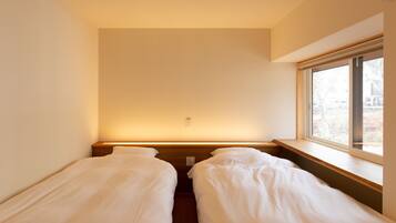 2 Bedroom | 2 bedrooms, in-room safe, laptop workspace, free cots/infant beds