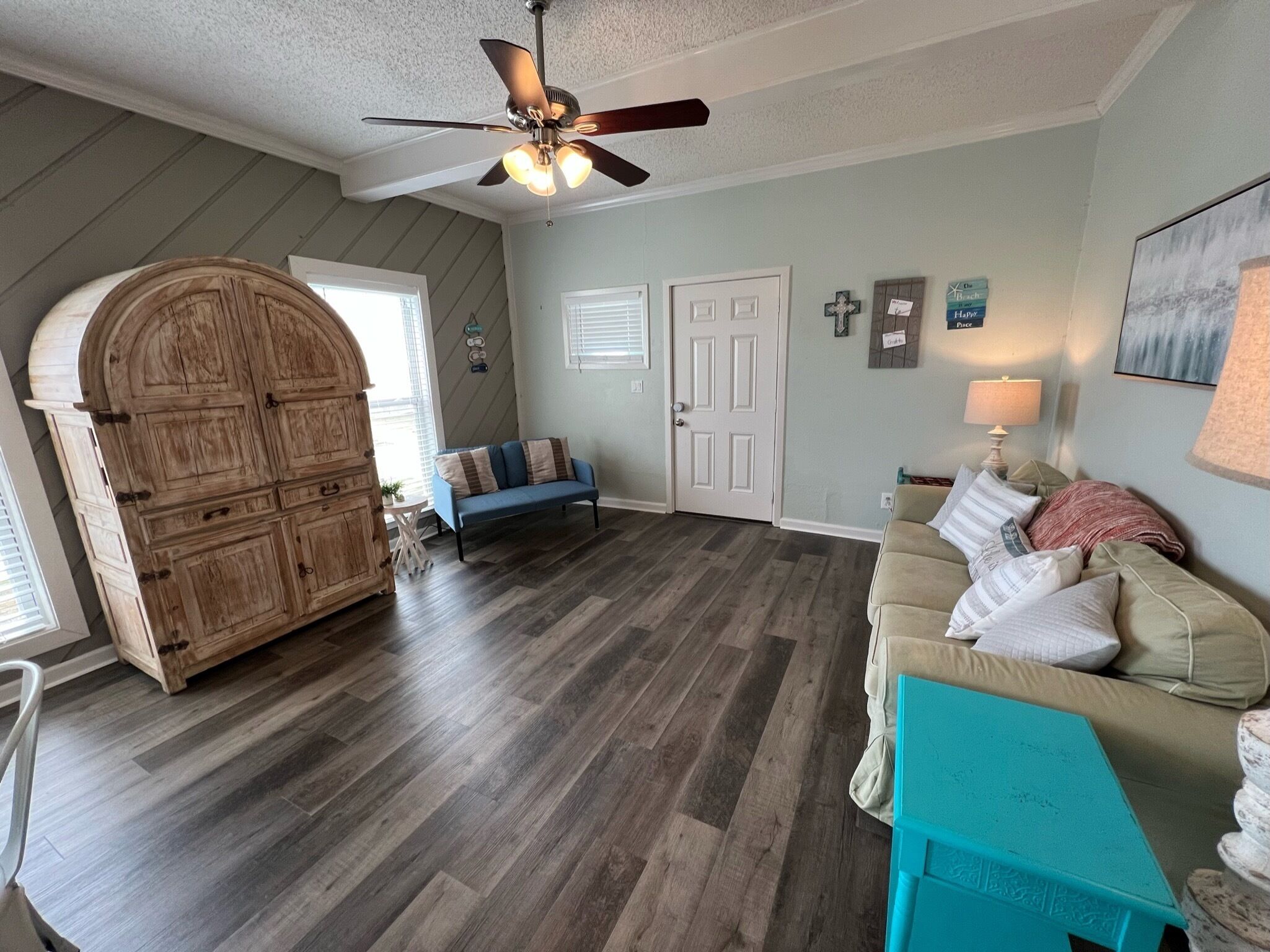 Mermaid’s Grotto Family Friendly Home with Playground, Steps from the Beach