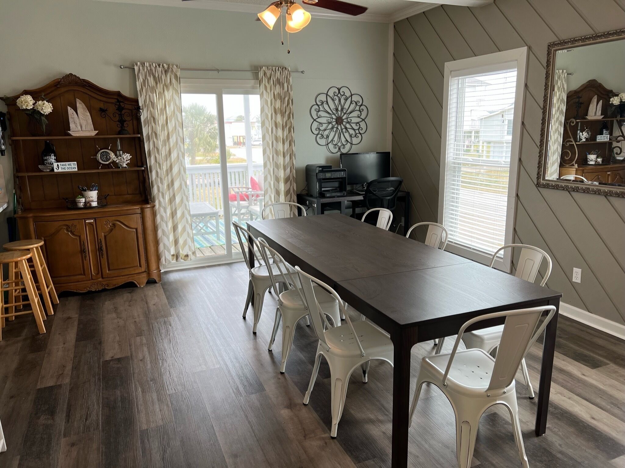 Mermaid’s Grotto Family Friendly Home with Playground, Steps from the Beach