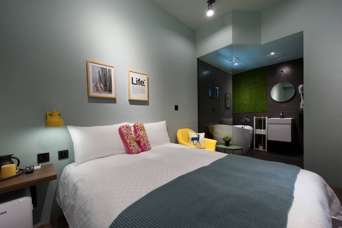 Double Room (D.F.H) | Down duvets, pillow-top beds, blackout curtains, soundproofing
