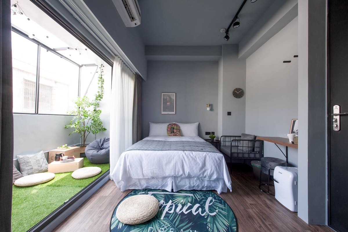 Double Room (G) | Down comforters, pillowtop beds, individually decorated