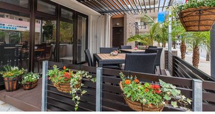 Yenn's Marina Inn Mercy