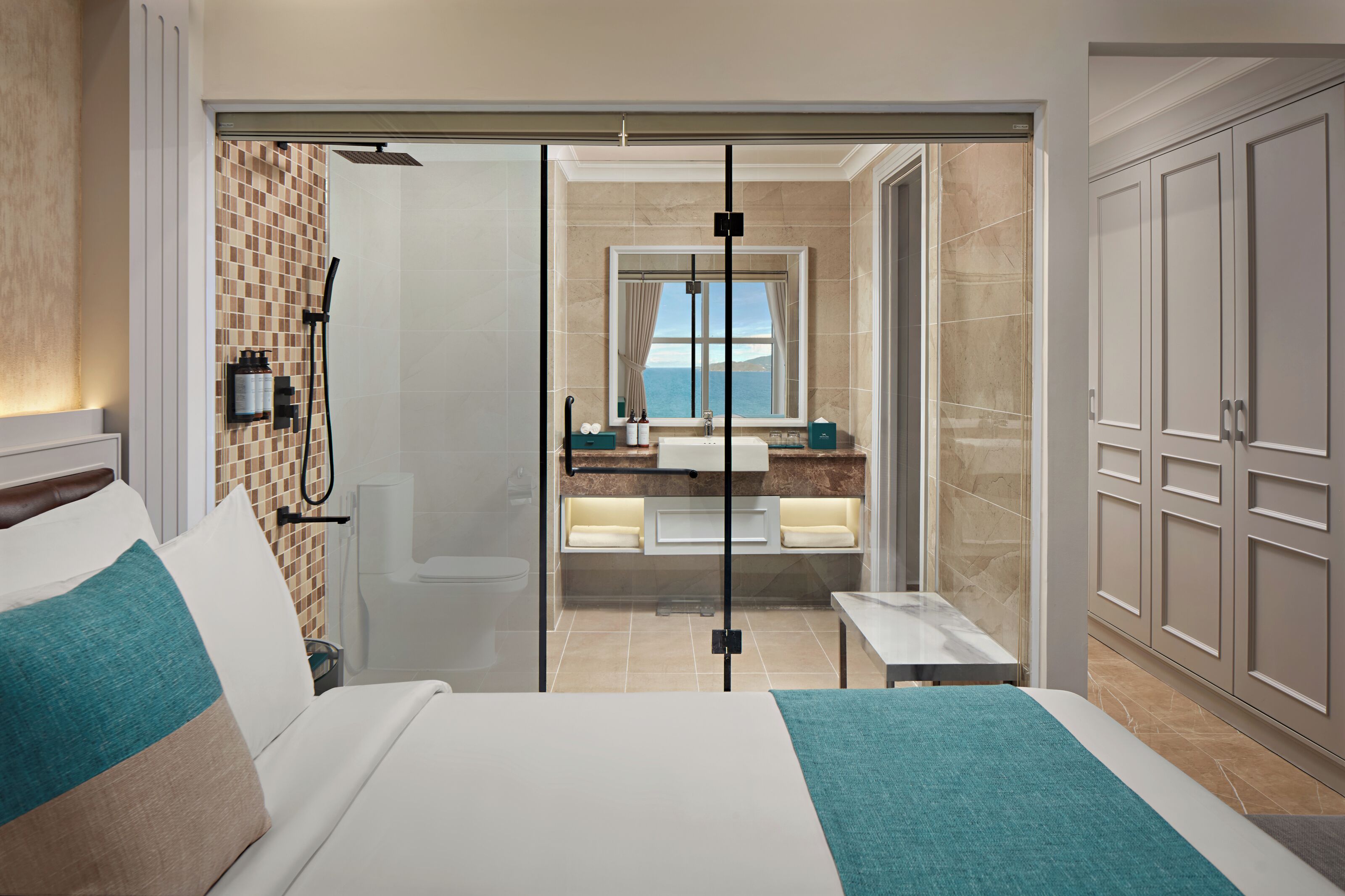 Premium bedding, minibar, in-room safe, free WiFi