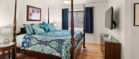 2 bedrooms, desk, iron/ironing board, free WiFi
