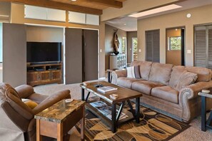 TV, fireplace, DVD player, offices