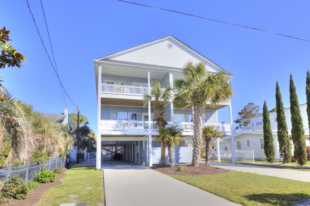 Stairway to Havens South - Gorgeous Home - Quick Golf Cart Ride to Beach!