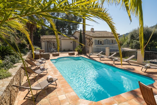 Piscine extérieure, piscine chauffée