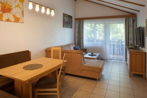 Grand Apartment | Individually furnished, desk, iron/ironing board, free WiFi - Apart-Hotel Garni Happy Kienberg (Pfronten)
