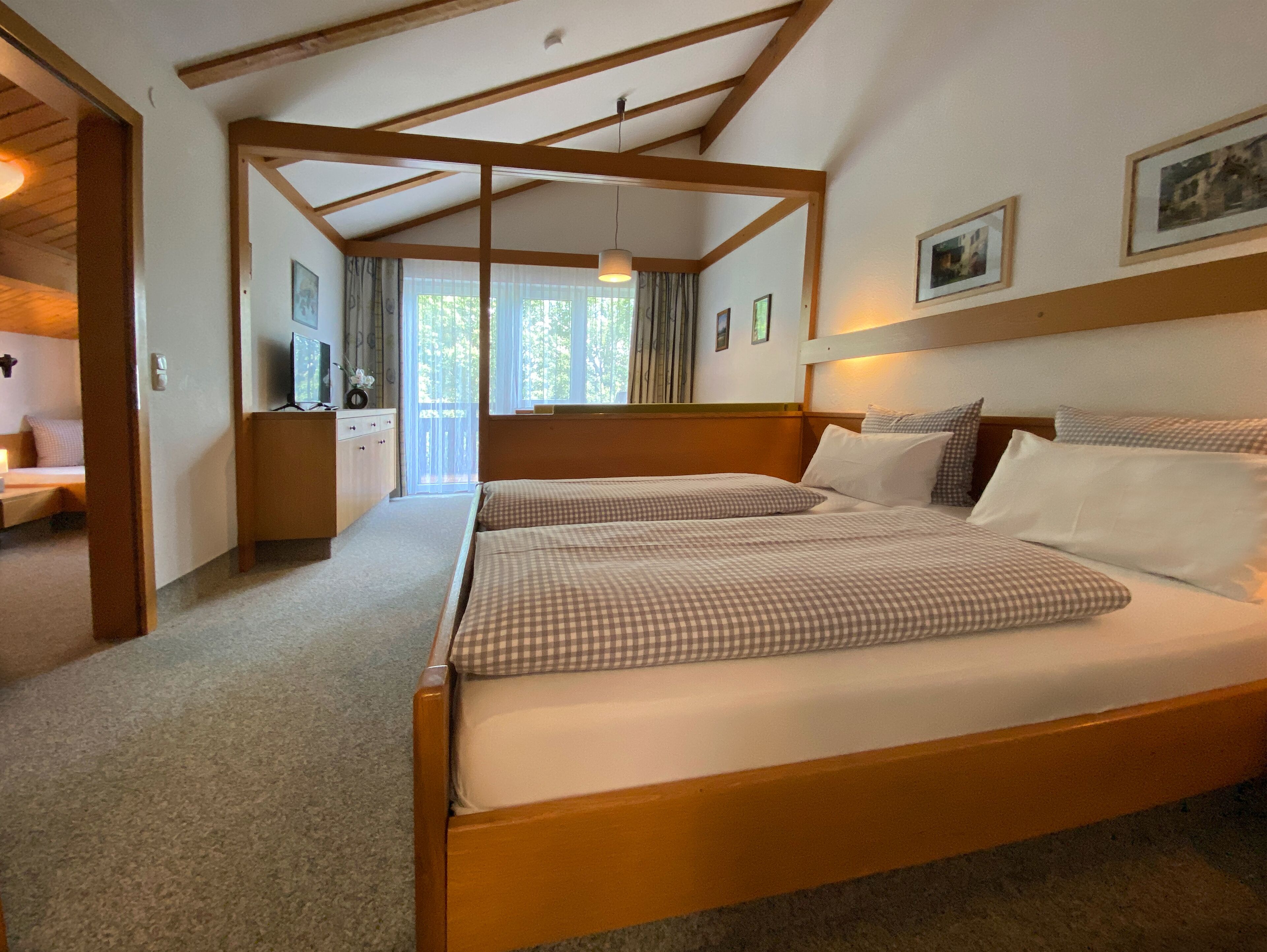 Apartment | Individually furnished, desk, iron/ironing board, free WiFi