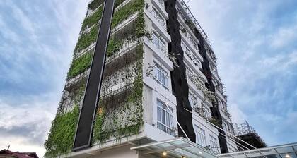 Green World Hotel