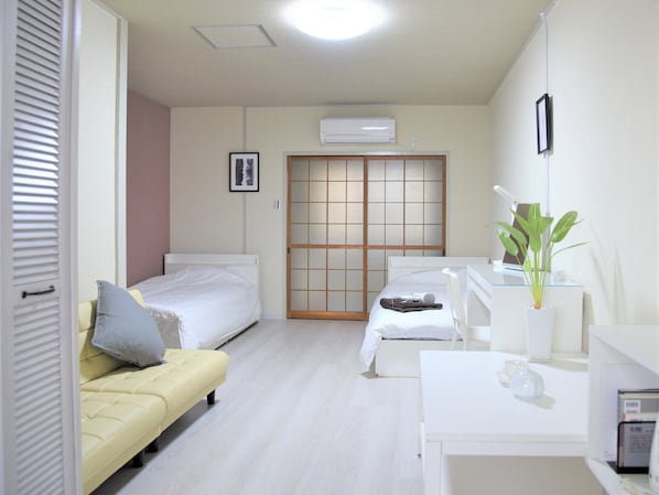 1 bedroom, desk, iron/ironing board, Internet