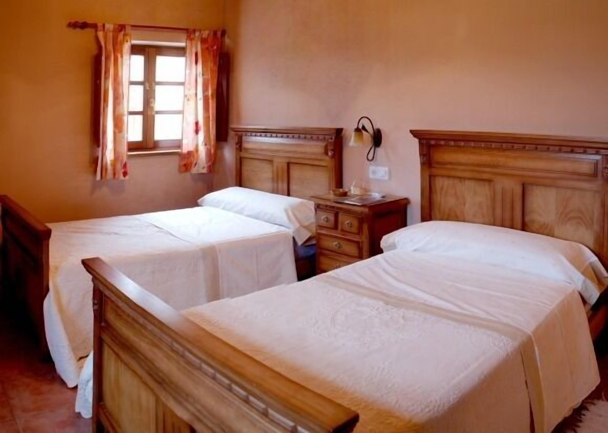 EL PAJAR DE PUMAREGA (full rental) Pumarega for 6 people