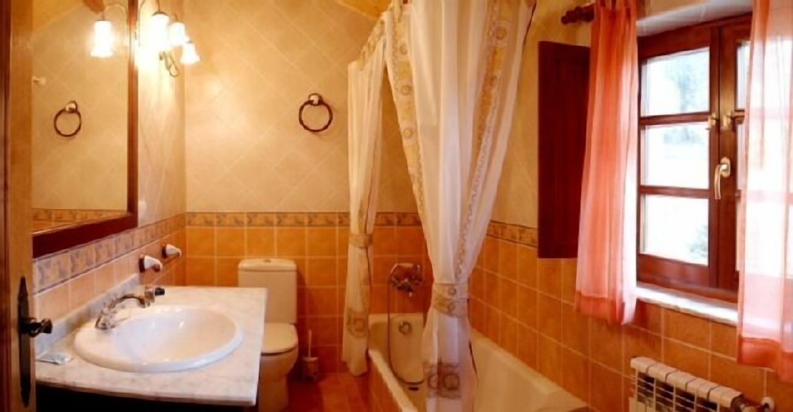 EL PAJAR DE PUMAREGA (full rental) Pumarega for 6 people