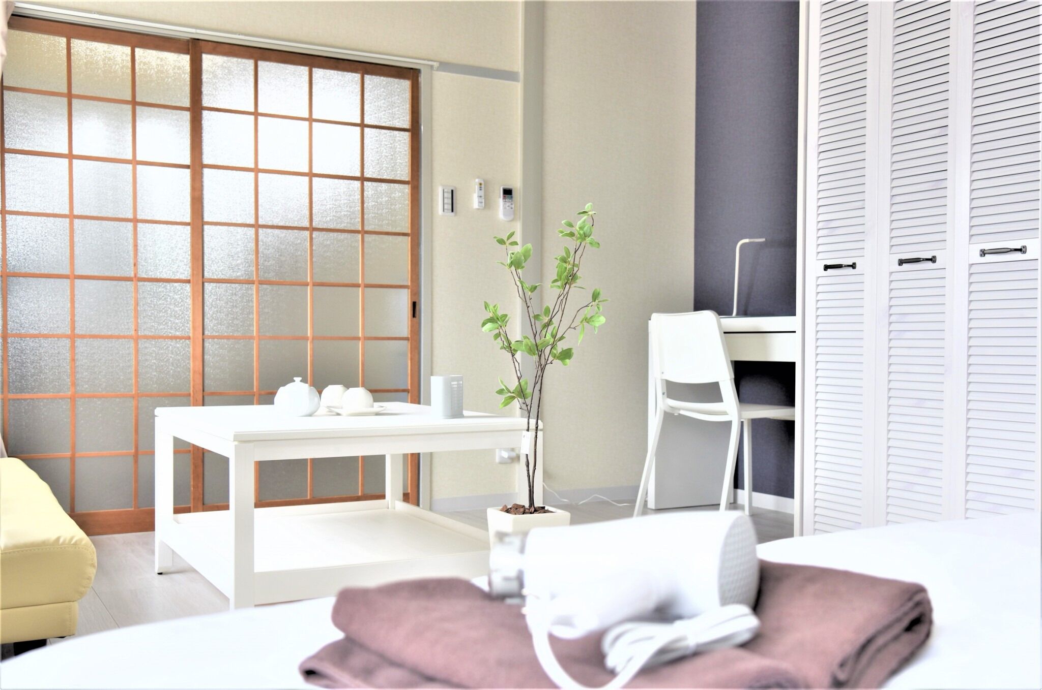 1 bedroom, desk, iron/ironing board, internet