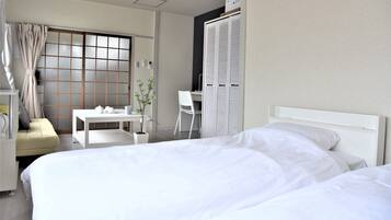 1 bedroom, desk, iron/ironing board, internet