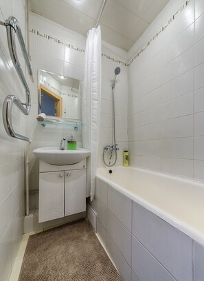 Seife, Shampoo, Toilettenpapier