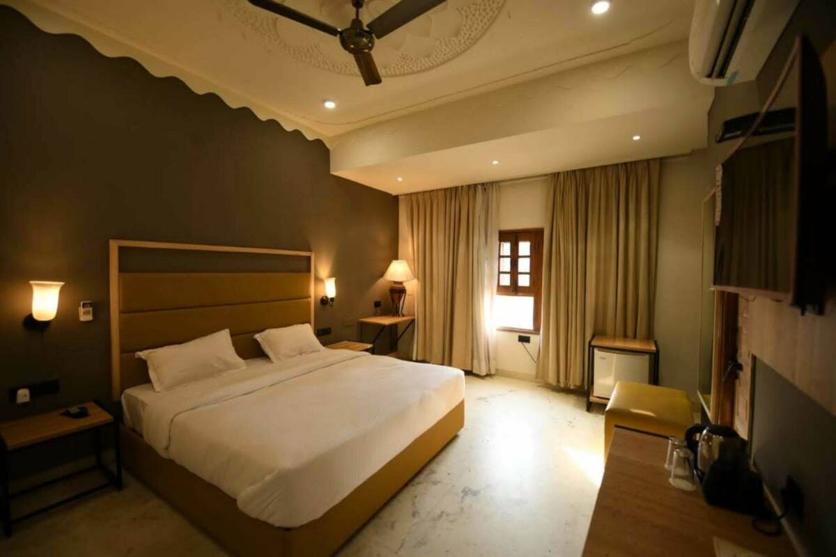 Executive Room | Free WiFi