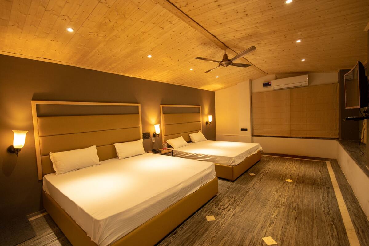 Family Room | Free WiFi