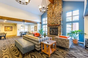 Fireplace, DVD player, stereo