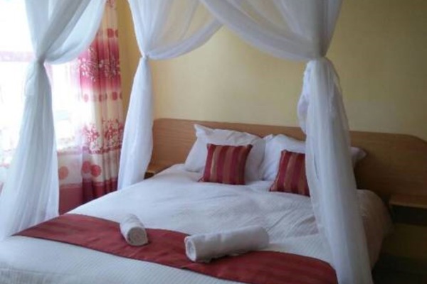 Deluxe Room | Desk, WiFi (free), bed sheets