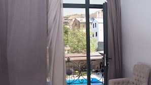Standard Double or Twin Room | Minibar, desk, blackout drapes, soundproofing - Hotel Maison Yerevan (Yerevan)