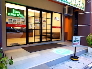 Mặt tiền nơi lưu trú