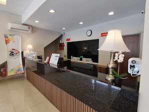Quầy tiếp tân