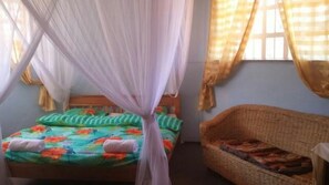 Desk, soundproofing, iron/ironing board, free WiFi - Guest House Jane Naivasha (Naivasha)